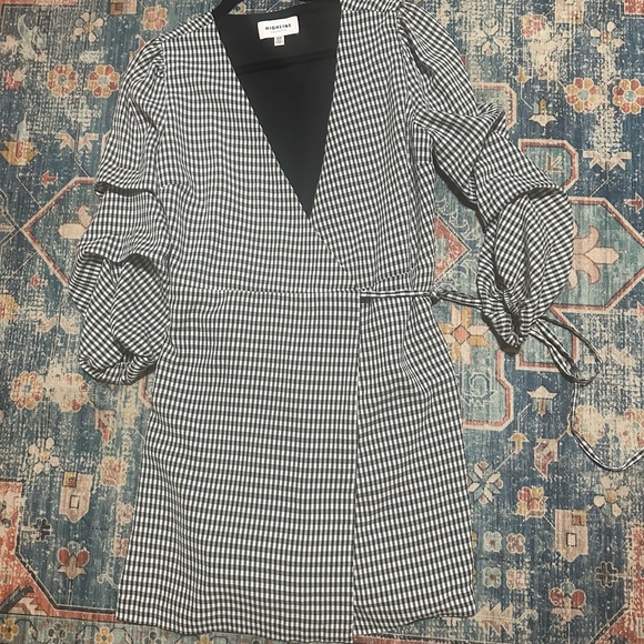 🔥Highline Collective🔥 | Black and white gingham puff sleeve wrap dress - Picture 14 of 16